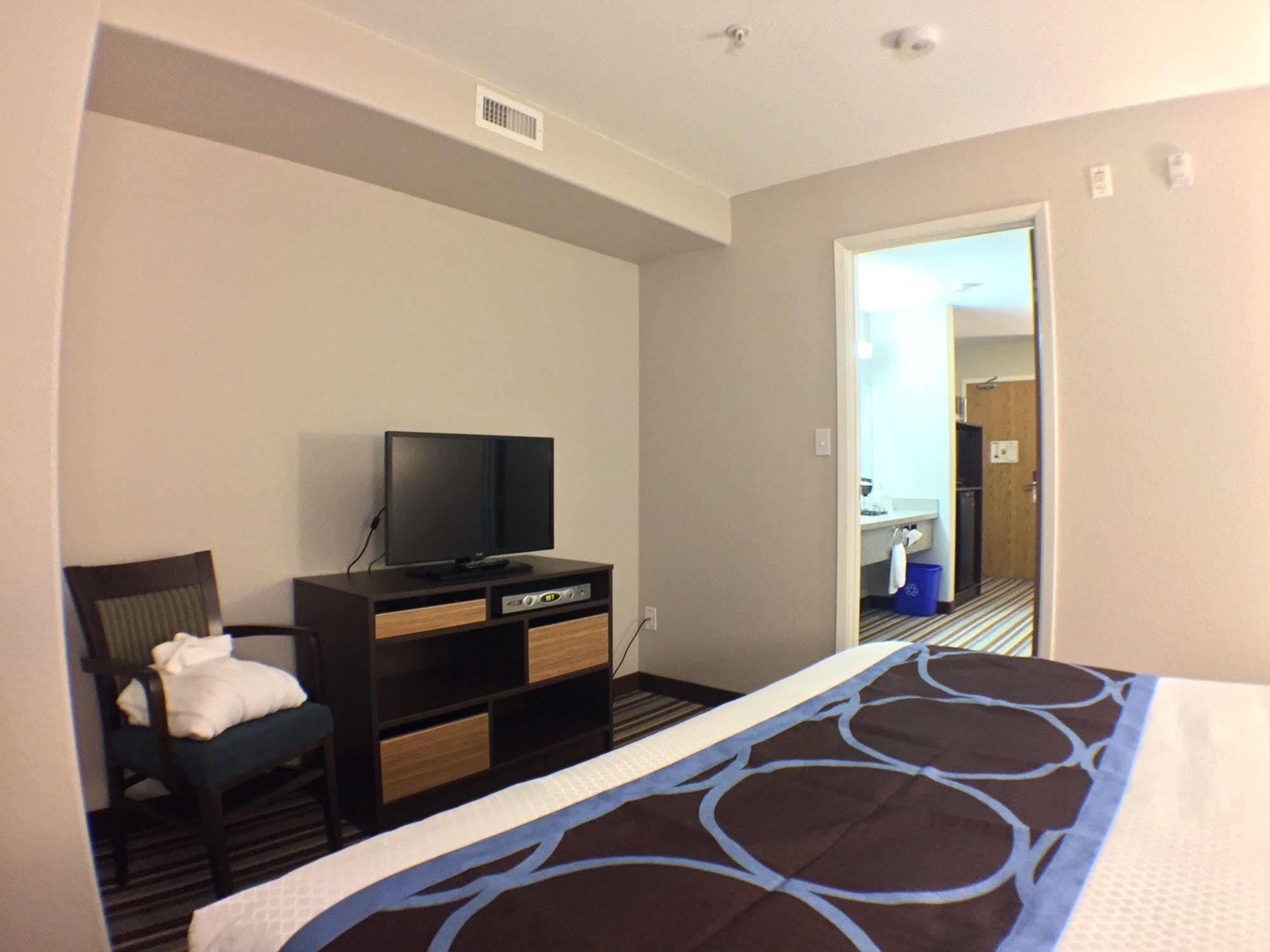 Super 8 By Wyndham Fort Frances Exterior photo