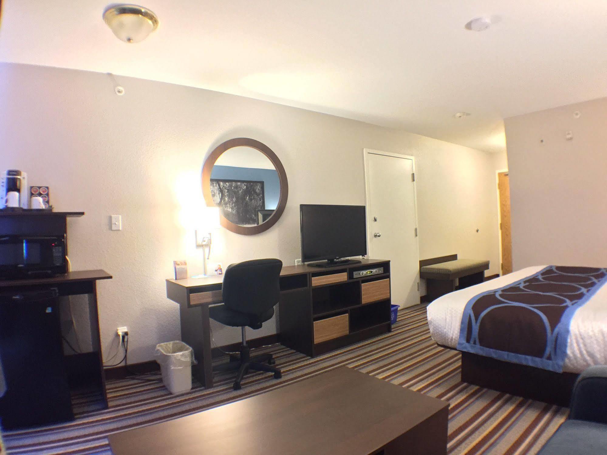 Super 8 By Wyndham Fort Frances Exterior photo